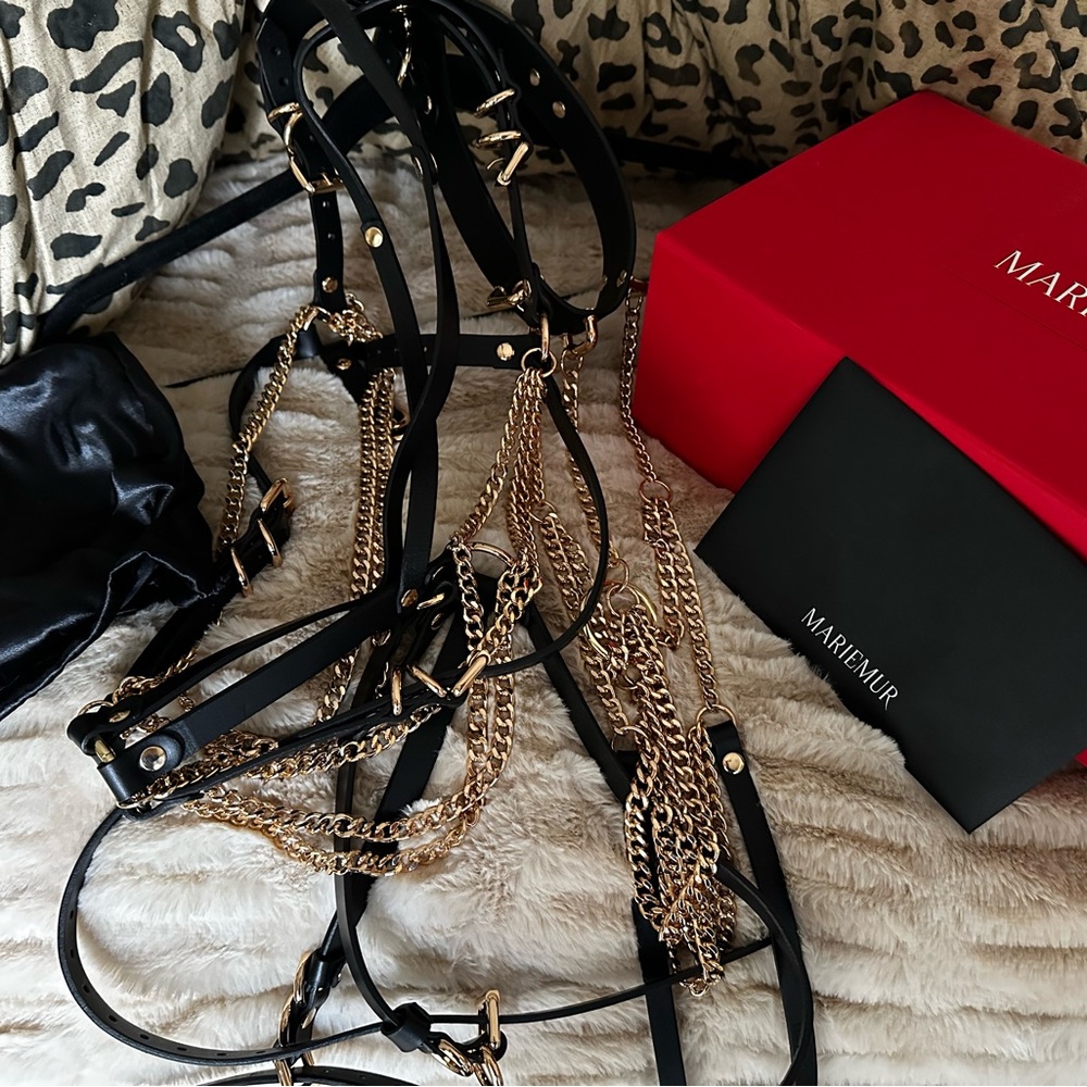 MARIEMUR Goldie Leather Set NEVER WORN - Picture 4 of 4
